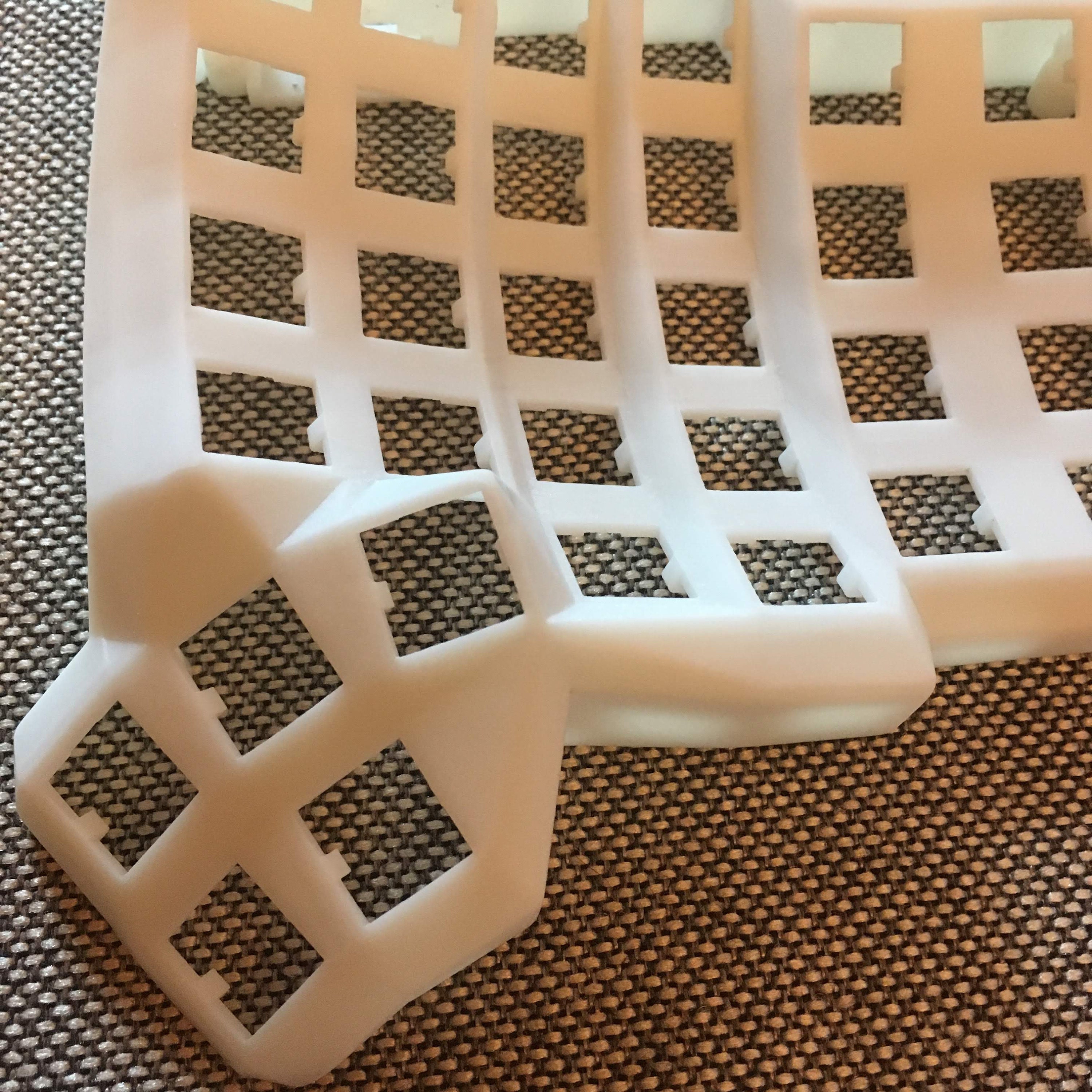 Beekeeb Smooth Surface SLA Resin Dactyl Manuform Mini Split