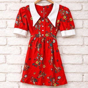 VTG 70s Retro Daisy Print White Wing Collared Girls Red Dress - Etsy VTG 70s Retro Daisy Print White Wing Collared Girls Red Dress - Etsy