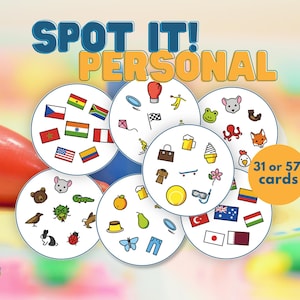 Puede incluir: Un juego de cartas circulares titulado SPOT IT! PERSONAL con 31 o 57 cartas. Las tarjetas presentan ilustraciones coloridas de banderas nacionales, animales, comida, ropa y equipo deportivo. El logotipo de Print & Play es visible en la esquina.