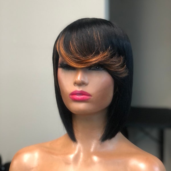 Lisa、フェザーバンプボブウィッグ、100% 人毛ウィッグ、バーントオレンジのハイライトが入った黒髪。