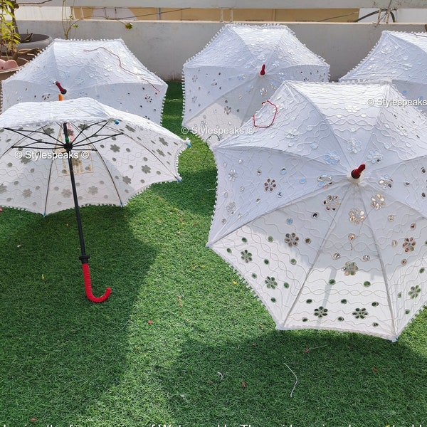 Vintage Weiß Stickerei Regenschirm, Großhandel Lot kleine dekorative Regenschirme - perfekt für indische Hochzeiten und Partydekorationen