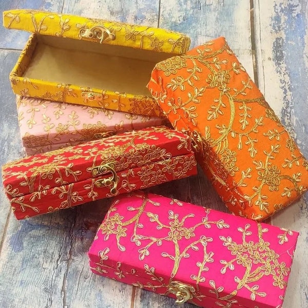 Indian Sweet box, Wedding favor boxes, Bulk, for guests, Return gift for Wedding, Shagun box, Handmade gift box, Embroidered boxes
