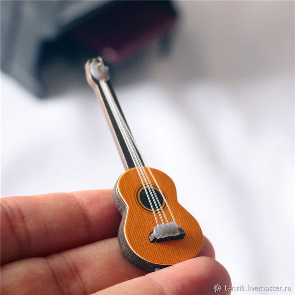 Guitar-doll miniature 1:12 Dollhouse miniature acoustic | Etsy