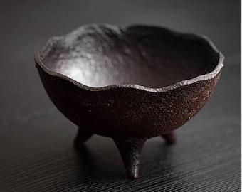 Ciotola Wabi-sabi, piatto in ceramica fatto a mano, piatto per rinfreschi, ornamenti per la cerimonia del tè, piatto per frutta a tre gambe