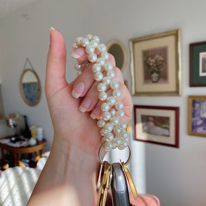 Llavero de pulsera con cuentas de perla único en su tipo, llavero de pulsera hecho a mano, llavero de perla único, llavero de pulsera personalizado