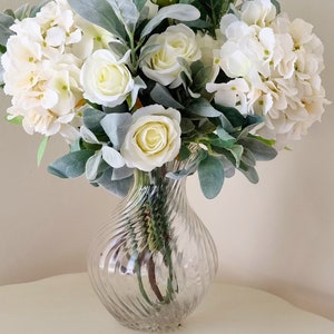 Luxury large silk floral white hydrangea and rose arrangement, centre piece, bouquet, table arrangement Bild 5