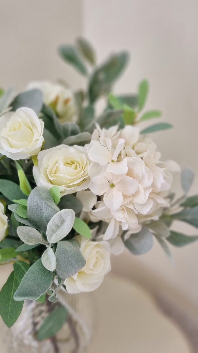 Grand arrangement floral de luxe d'hortensias blancs et de roses en soie, pièce maîtresse, bouquet, arrangement de table image 2