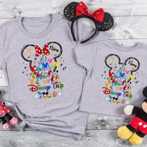 Benutzerdefinierte Disney Familie Reise 2026 Shirts, Disneyworld passende Shirts, Micky und Minnie Shirt, Disney Paare T-Shirts, Disneyland Reise Bild 5