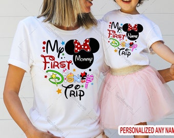 Mi primer viaje a Disney, camiseta de Disney, camiseta del primer viaje a Disney, camiseta de vacaciones en Disney, camiseta de Disney a juego para la familia, mi primer viaje a Disney. GV36