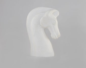 CABEZA DE CABALLO DE MÁRMOL griego tallada a mano, color blanco macizo