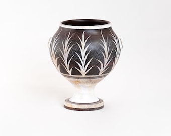 Jarrón Kamares de cerámica minoica con lirios, copia de museo. Hecho a mano en Grecia. Creta, Festos, Heraklion, 1900-1700 a. C. Hecho a mano en Grecia.