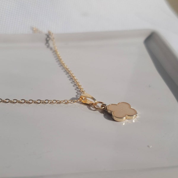 Fait à la main plaqué or ivoire émaillé Trèfle Pendentif Collier Cadeaux Pour Elle