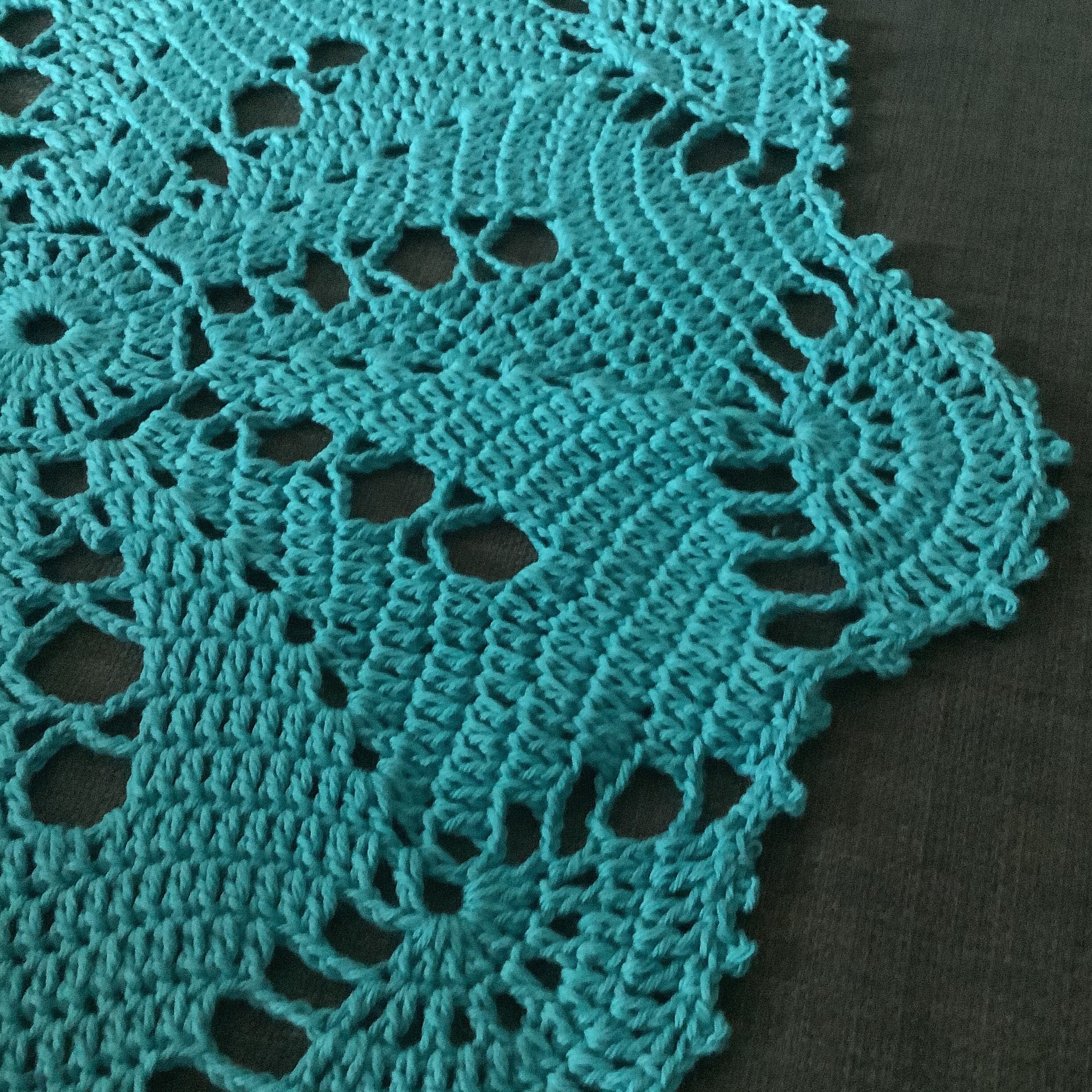 Petite Nappe Faite à La Main Au Crochet 100% Coton