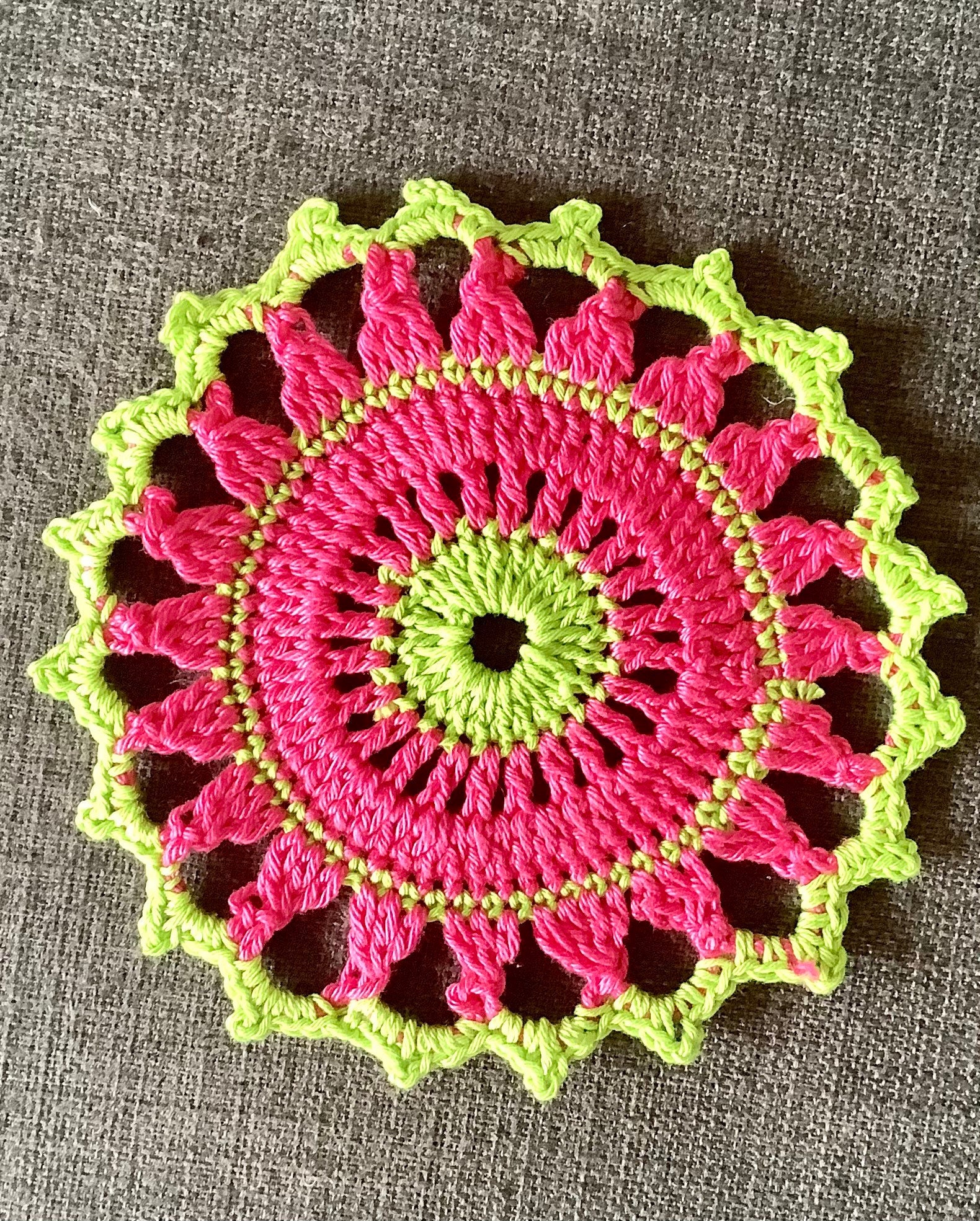 Petite Nappe Faite à La Main Au Crochet 100% Coton