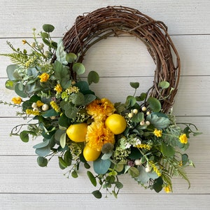 Lemon and marigold wreath for door, everyday  marigold and berry wreath, spring summer lemon and mixed greenery wreath, Mother’s Day gift