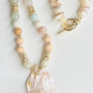Necklace, Shell Necklace with Aventurine gemstones, Abalone shell pendant, 18k gold toggle, shell jewelry, Statement Necklace, boho style