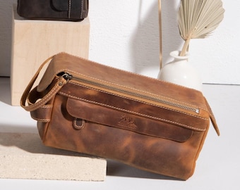 Personalized Leather Toiletry Bag: Men&#39;s Dopp Kit, Groomsmen Gift