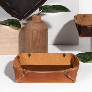Leather Catchall, Personalized Leather Valet Tray, Leather Organizer, Full Grain Leather Vanity Tray, Christmas Gift