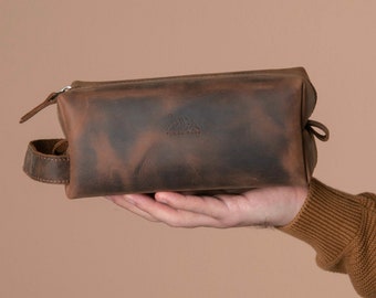 Leather Travel Bag for men, Monogrammed Toiletry Bag, Personalized Dopp Kit