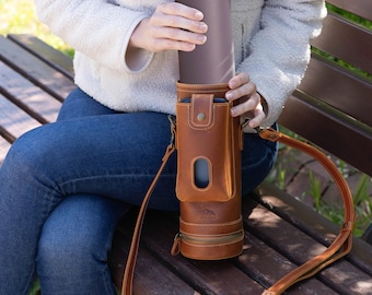 Leather YETI Rambler 36 oz Water Bottle with Chug Cap Carrier Pouch,  Bottle Carrier Bag with Phone Pocket for YETI Rambler 36 oz