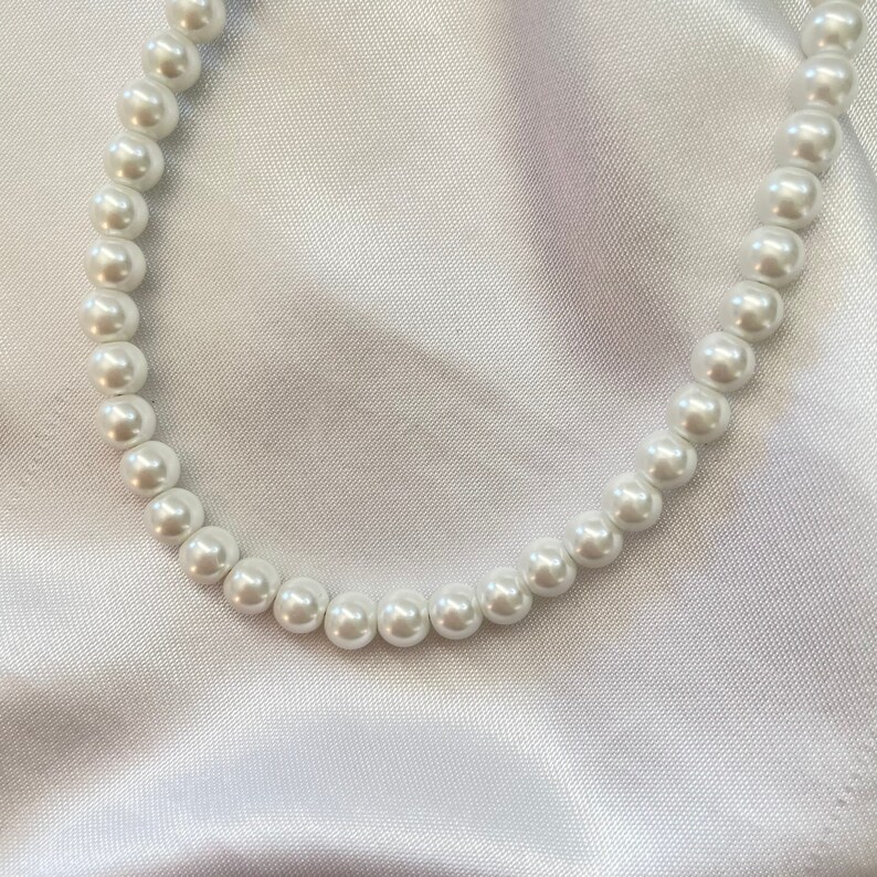 plain pearl necklace