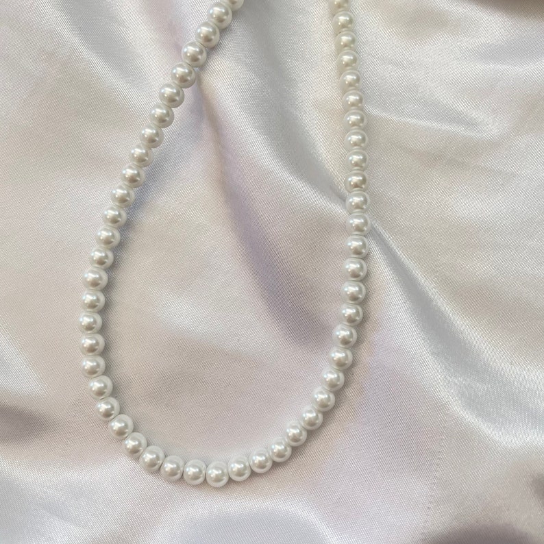 plain pearl necklace