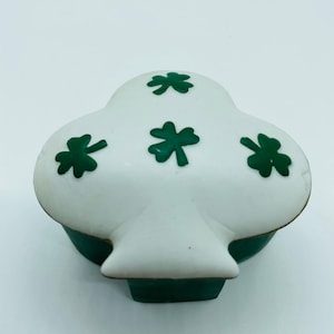 Vintage Lefton Shamrock Jewelry/Trinket Box