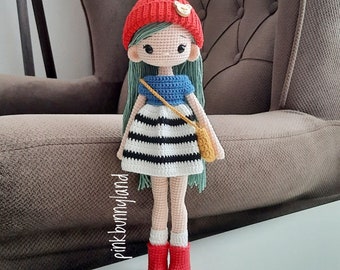 Mandy. Amigurumi pop patroon. Gehaakte pop. Pdf in het Engels.
