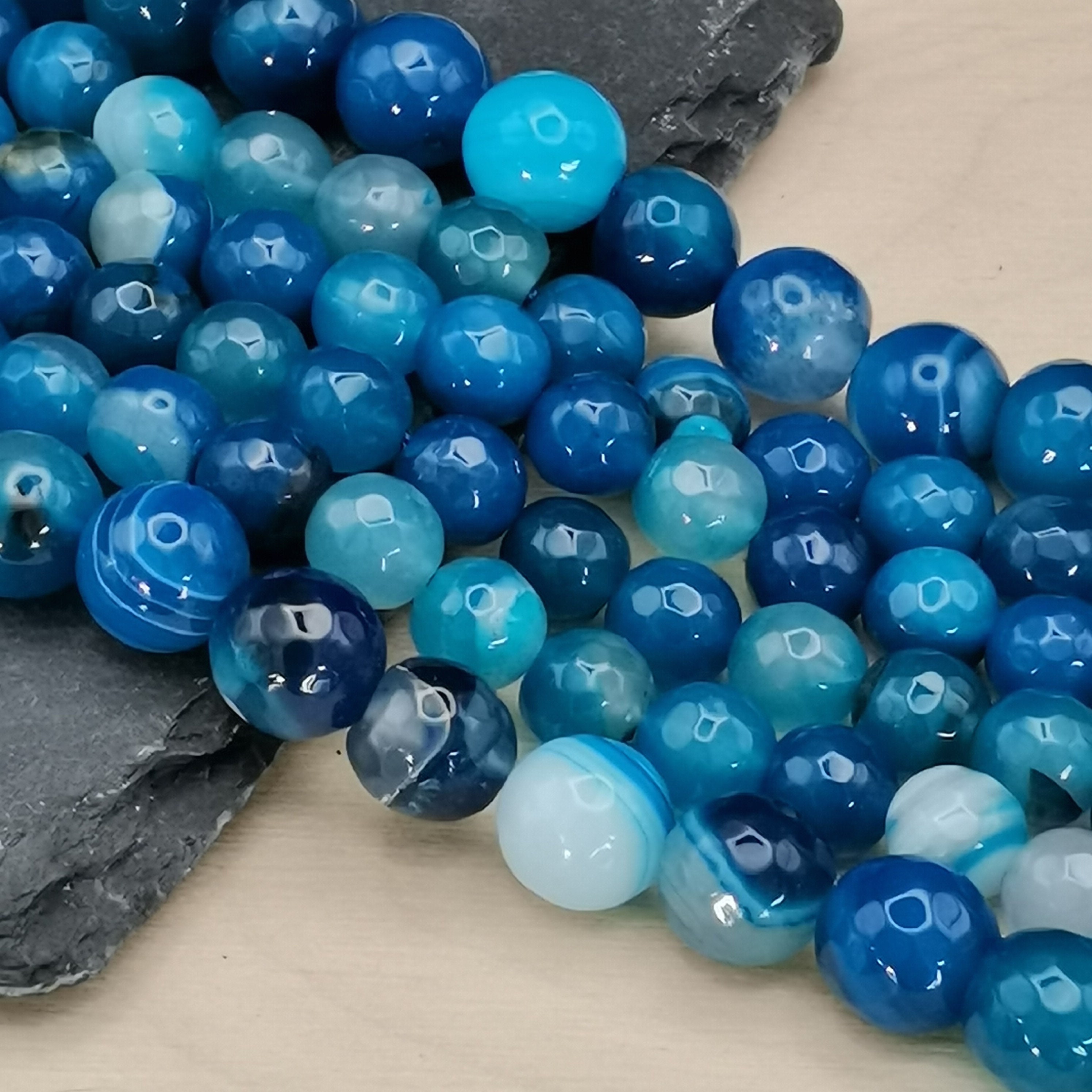 10 perles ronde en pierre naturelle AGATE RAYEE 8 mm BLEU - Perle