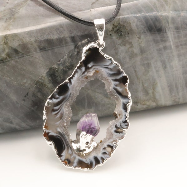 Pendentif améthyste et agate du brésil, Tranche d'agate et pointe d'améthyste sur montage argenté, Pierre naturelle