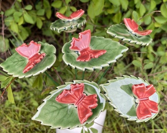 Keramische rode vlinder op blad, plantenstaak, sprookjestuinaccessoires, tuindecor, plantenaccessoires