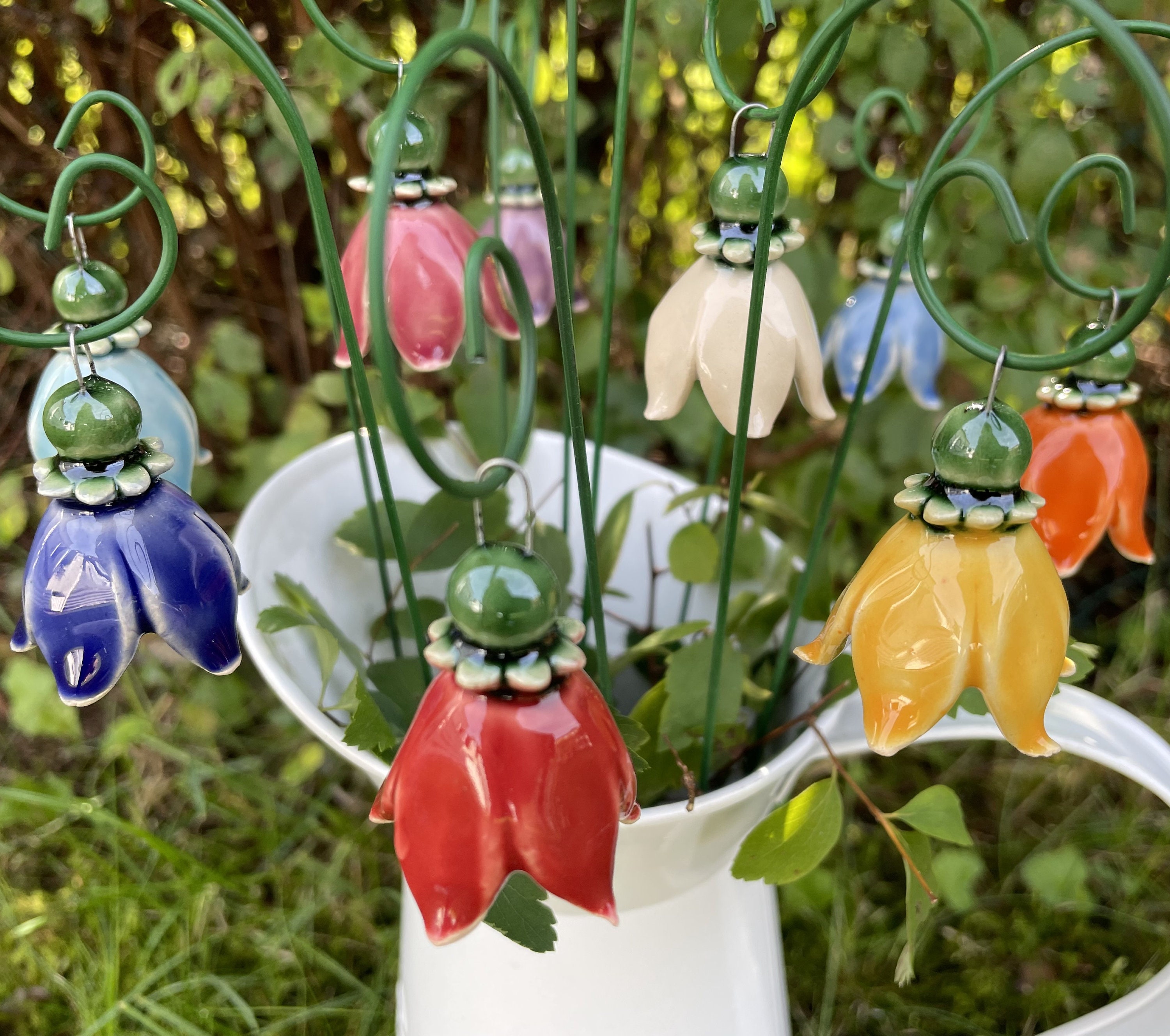 Campainha/campânula de cerâmica, flor no caule, estaca para plantas, acessórios para jardim de fadas, decoração de jardim, acessórios para plantas