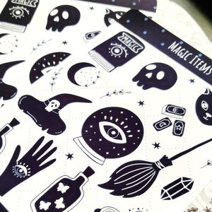 objets magiques | Feuille d’autocollant noir et blanc |