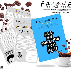 Könnte beinhalten: Drucksbares Trivial Pursuit-Spiel über die beliebte 90er-Jahre-TV-Show "Friends". Das Spiel beinhaltet fünf Runden mit Trivial Pursuit-Fragen und ein Antwortblatt. Das Bild zeigt auch eine Tasse Kaffee und Kaffeebohnen.