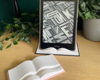 Kindle-standaard in de vorm van een open boek / E-bookstandaard / 3D-geprint