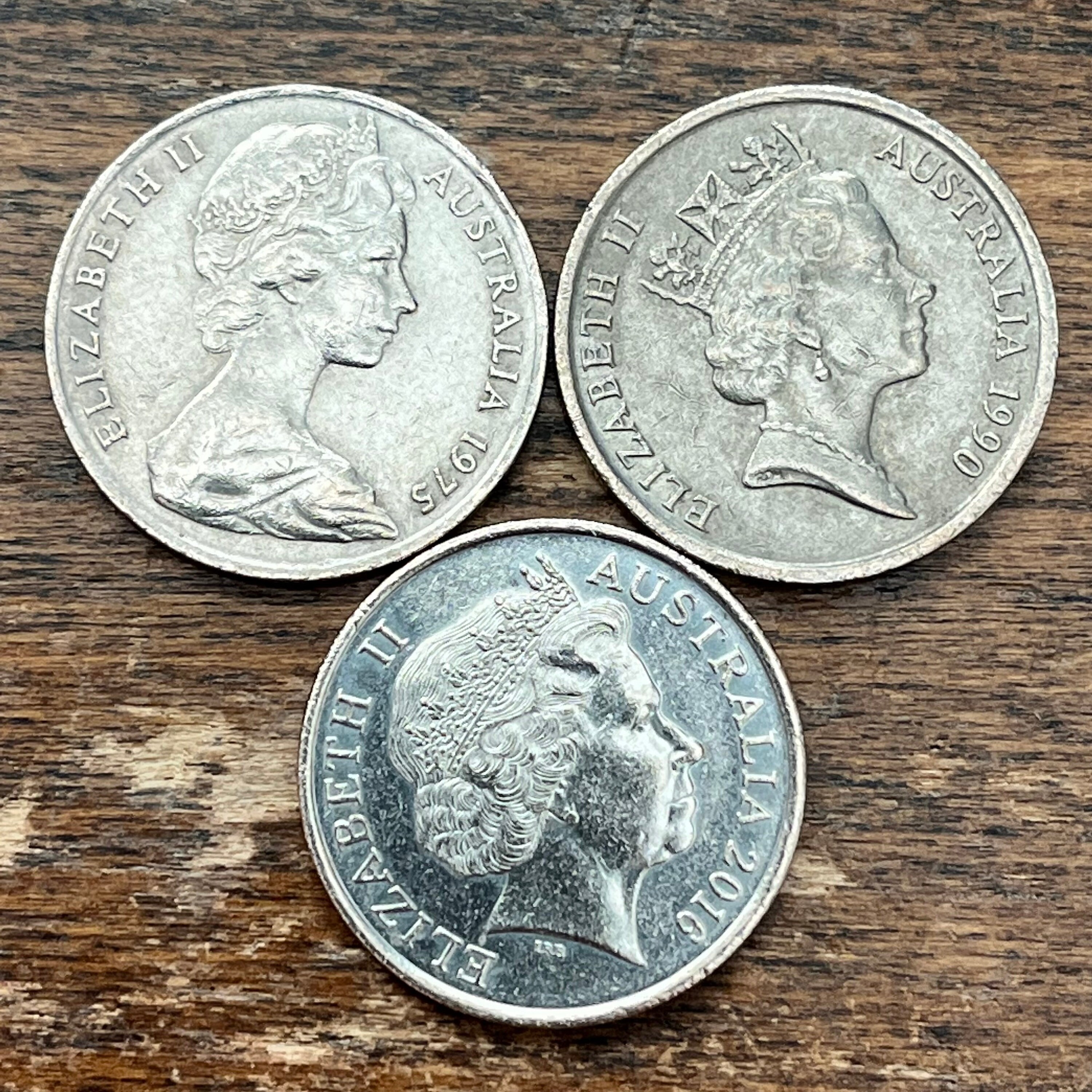 エリザベス2世をデザインしたオーストラリアのコトドリ10セント硬貨