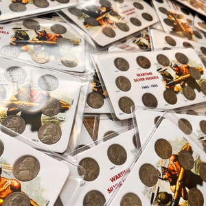 CONJUNTO COMPLETO: Monedas de níquel de plata de Jefferson "Wartime" (11 tipos) ¡en tarjeta protegida!