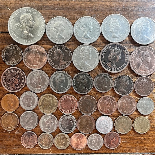 Queen Elizabeth II Commemorative Set (20 Unique or Deluxe 40 Coins