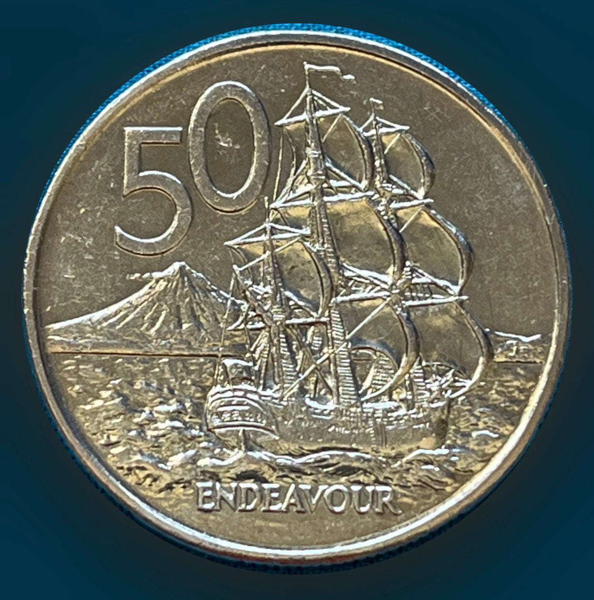 旧貨幣セット（中国・カナダ・アメリカ・オーストラリア・ネパール） New Zealand Large 50 Cent Coin Featuring the Endeavour Ship on the