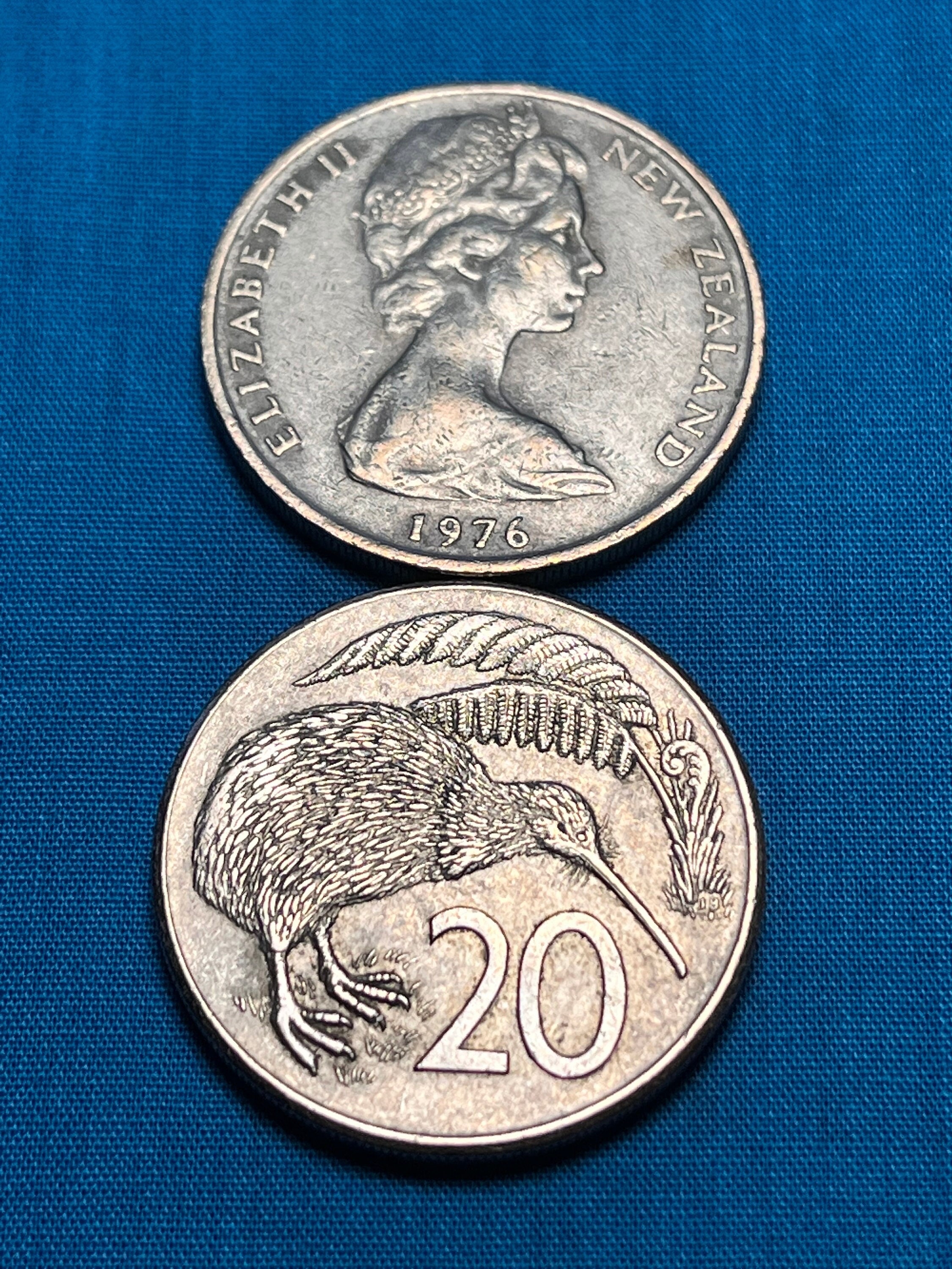 One Vintage New Zealand Large Flightless KIWI Bird 20 Cent—limited