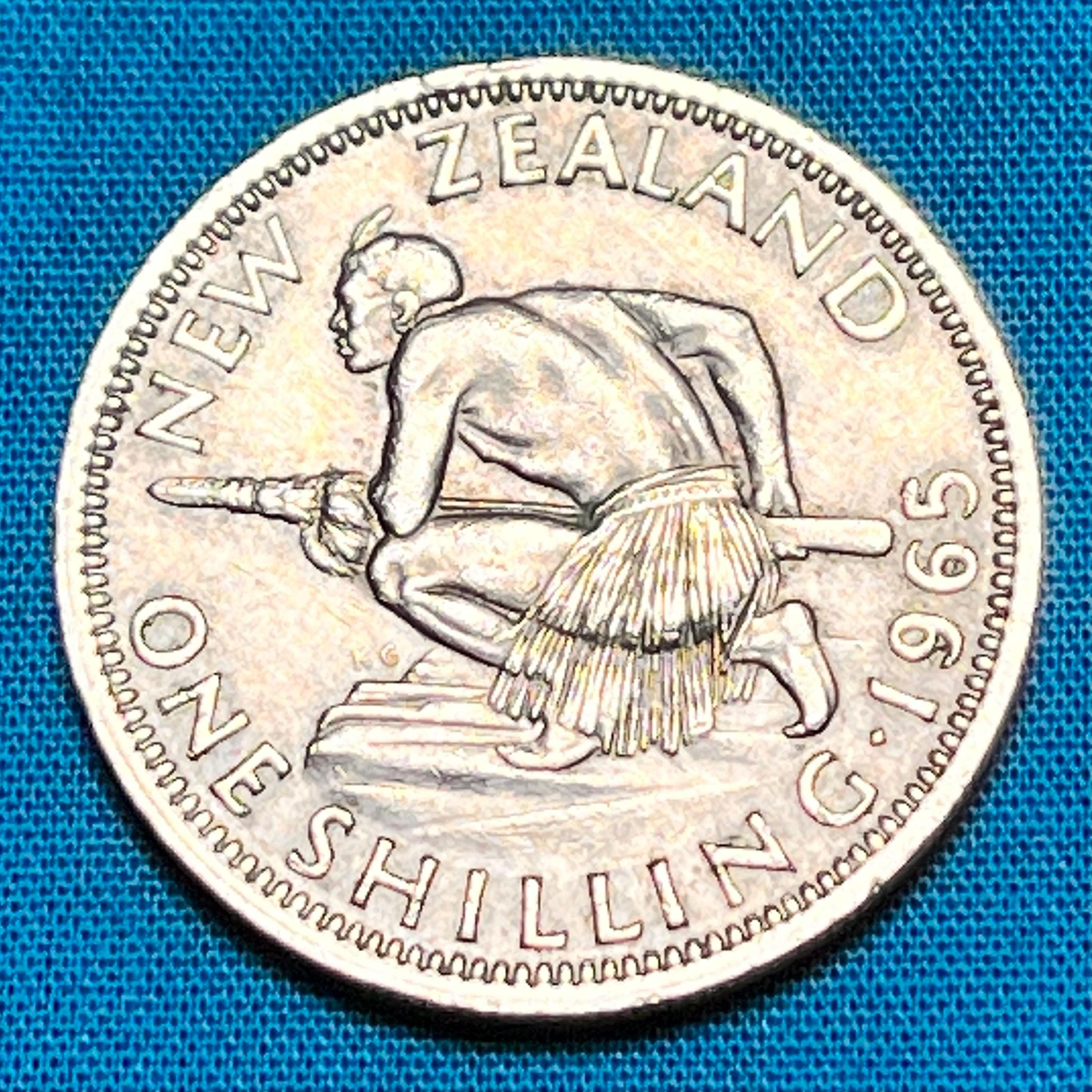 チビわん。② New Zealand 1965 Shilling Coin Featuring Māori Warrior With Taiaha
