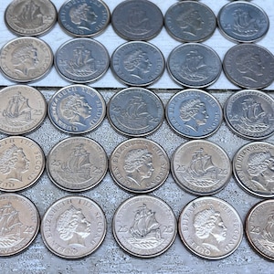 East Caribbean Quarters (Full Tube) + Beautiful Bonus Capsuled Caribbean Dime!