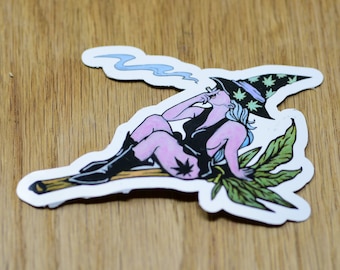 La Bruja Alta en su pegatina de vinilo de escoba, pegatina de marihuana, pegatina de porro, pegatina de bruja, pegatina de cannabis, pegatina de fumar femenina