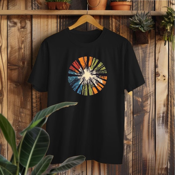 Wald Herren T-Shirt, Bunte Grafik, Shirt Mann, Bäume Design, Wandern Nature T-shirt, Outdoor Shirt, Naturliebhaber, Geschenk für Ihn