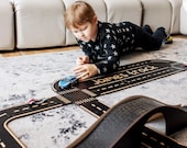 Pista De Coches De Madera Turrón – Personalizada Con Nombre Y Datos De Nacimiento – Label Label – Para Niños +18 Meses