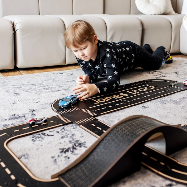 Pista de carretera para niños / Regalo personalizado para bebés / Juguetes Montessori de 1 año / 2 años / Pista de coche de madera