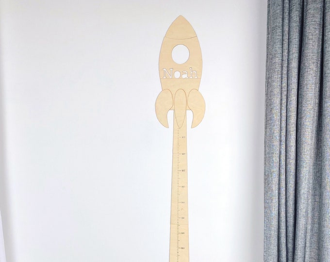 Rocket Growth Chart-tabla de altura de madera personalizada- Space Nursery Decor-baby shower regalo
