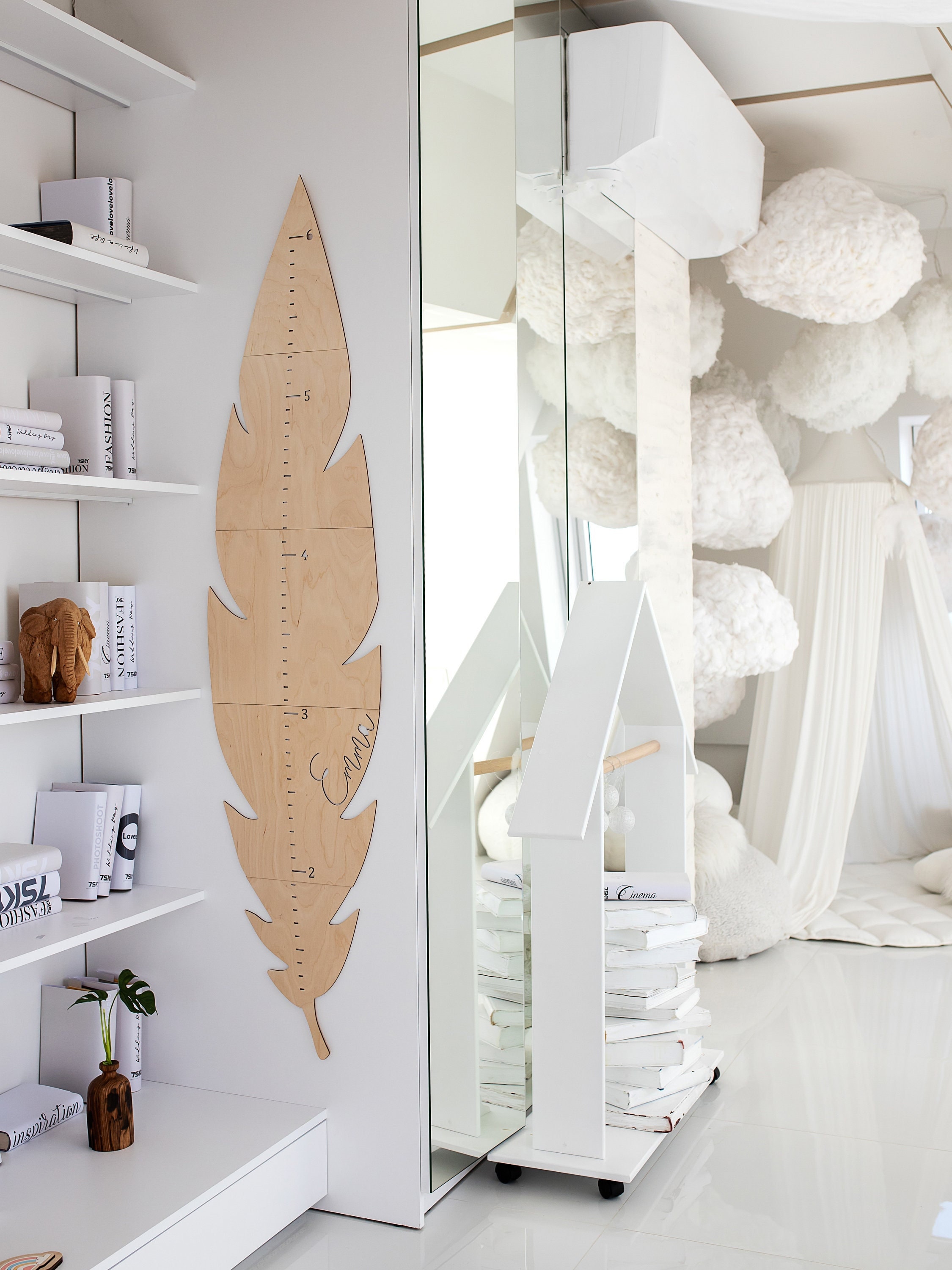 Feather growth chart | Personalized baby gift | Wall Nursery Decor For Girl | First birthday gift