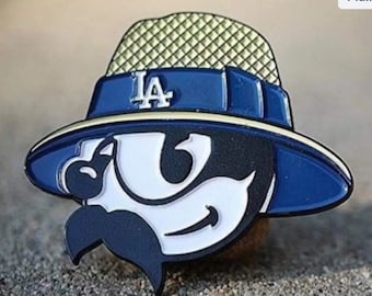 LA Felix Chingon lapel pin