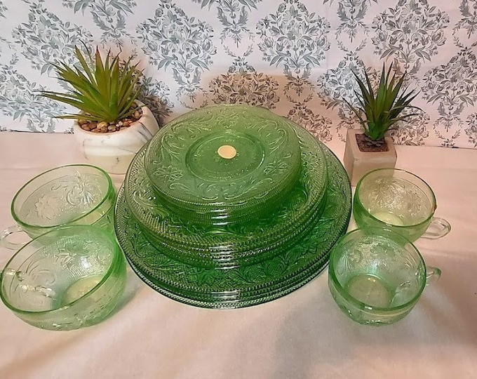 Indiana. Tiara Glass Exclusive Chantilly Green Sandwich Glass, Plates